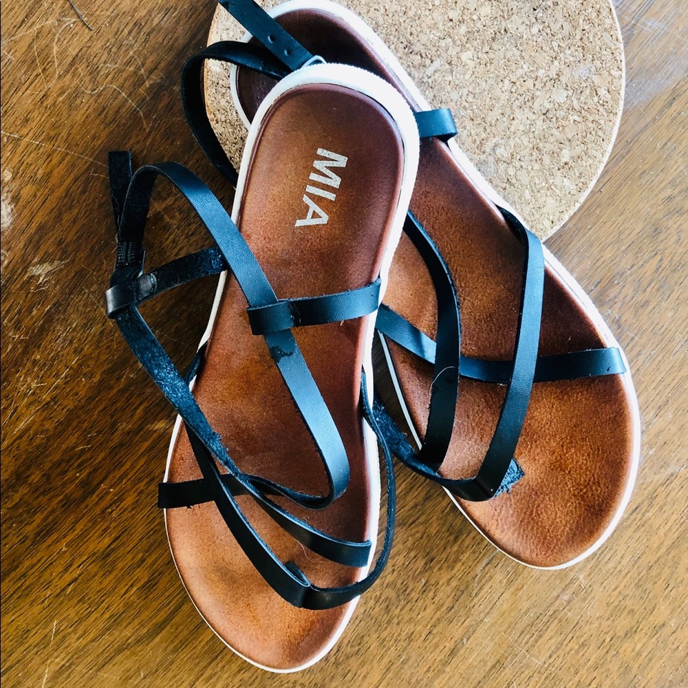 MIA black leather sandals